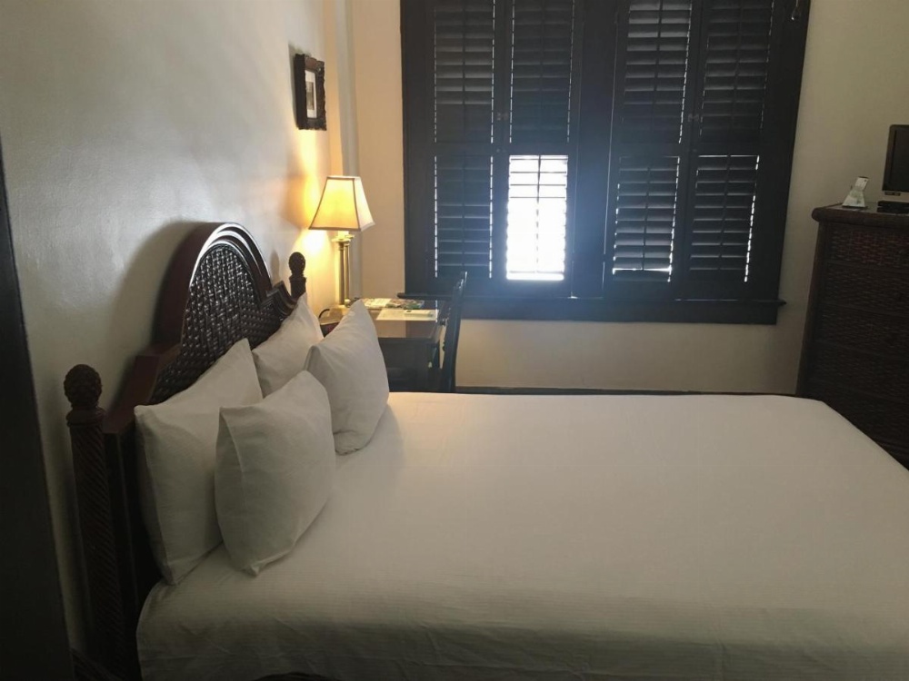 Room image 4